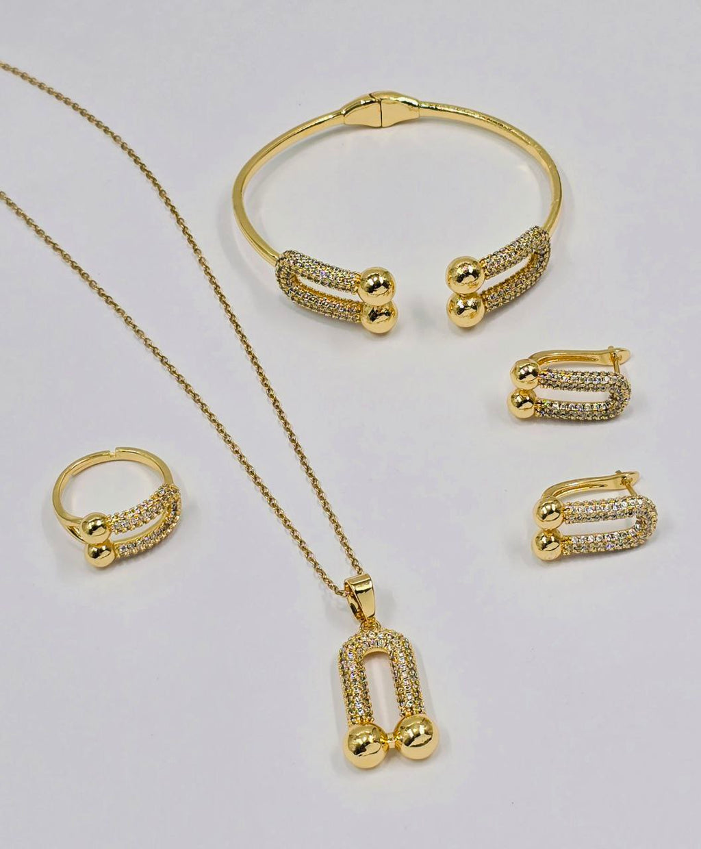 Parure d’Exception Inspirée de Tiffany – 4 Maillons Pavés | Édition Élégance